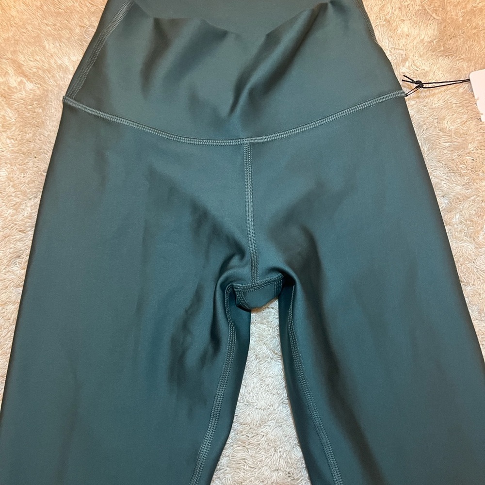 NWT Alo 7/8 High-Waisted air lift Leggings in winter Ivy. XS. - Picture 8 of 8